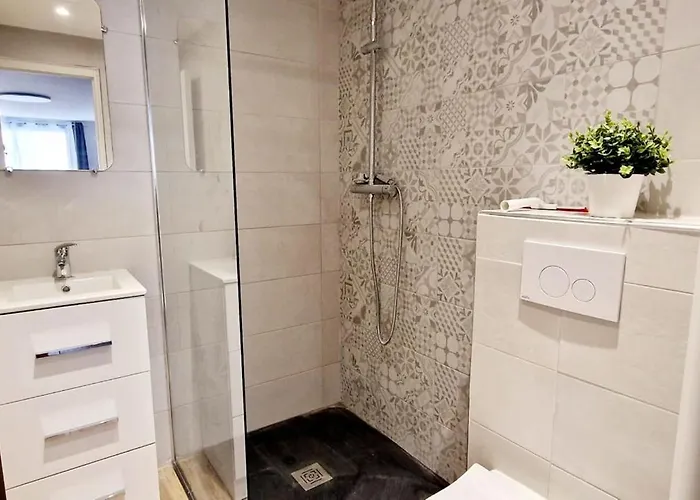 1 Le Saint Joseph With Ac In The Center * Antibes